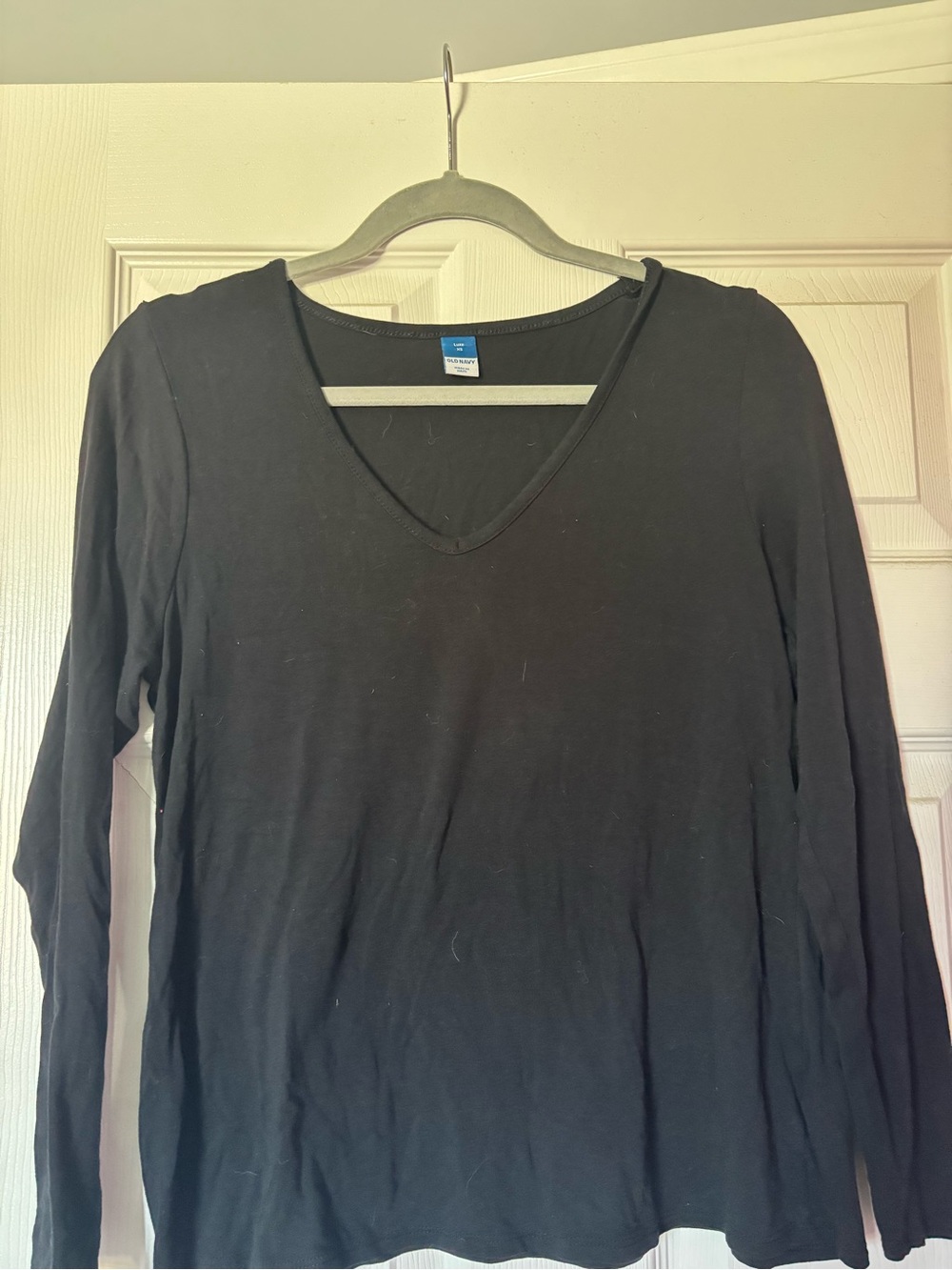 Old Navy Black Long Sleeve V-Neck Tee